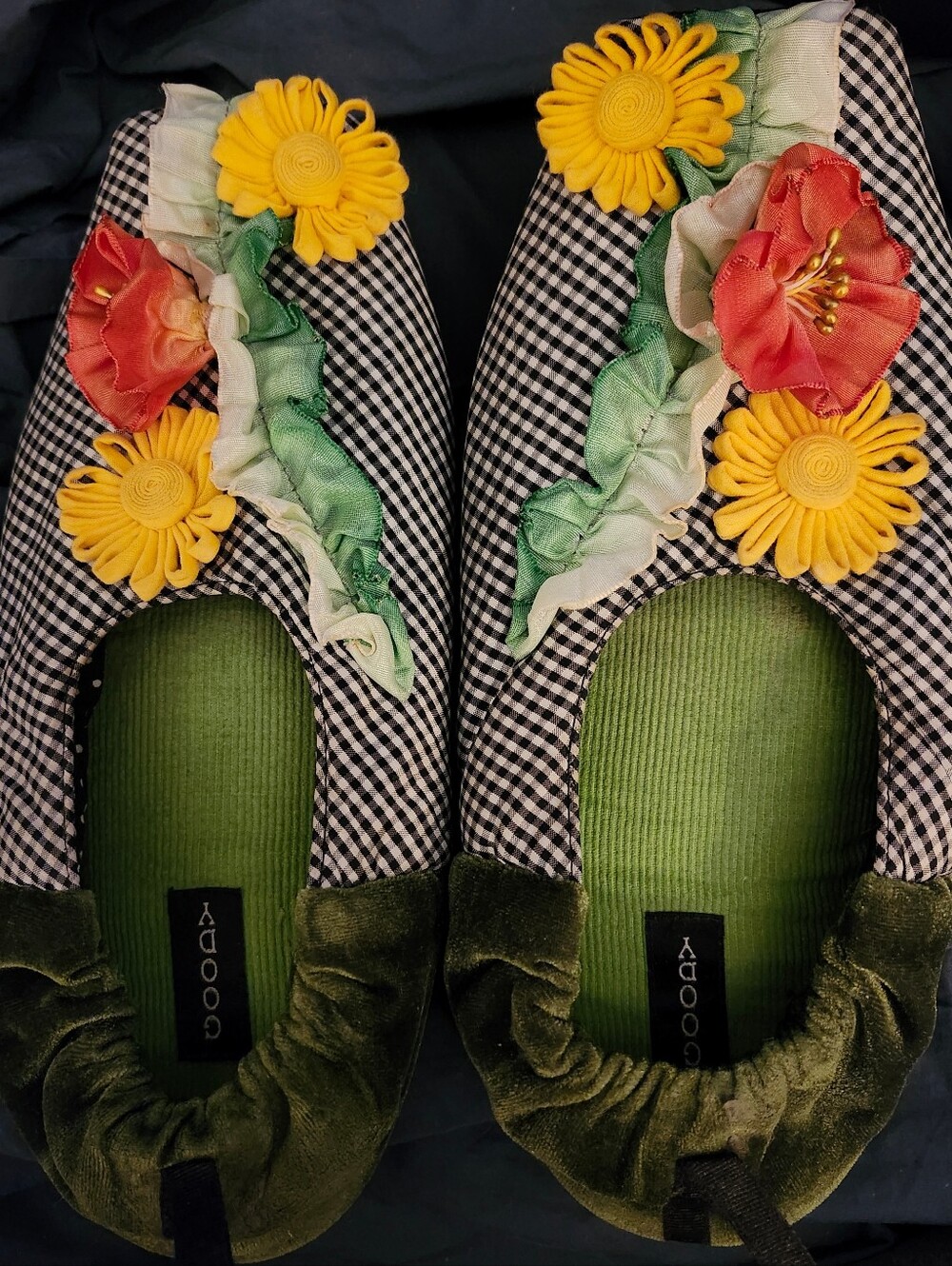 Vintage Goody Black Gingham Floral Ballet Flats Slippers- Green Velvet